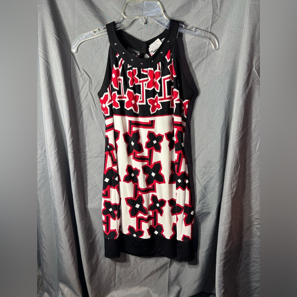 Sleeveless Geometric Print Dress in Black, White & Red EPC